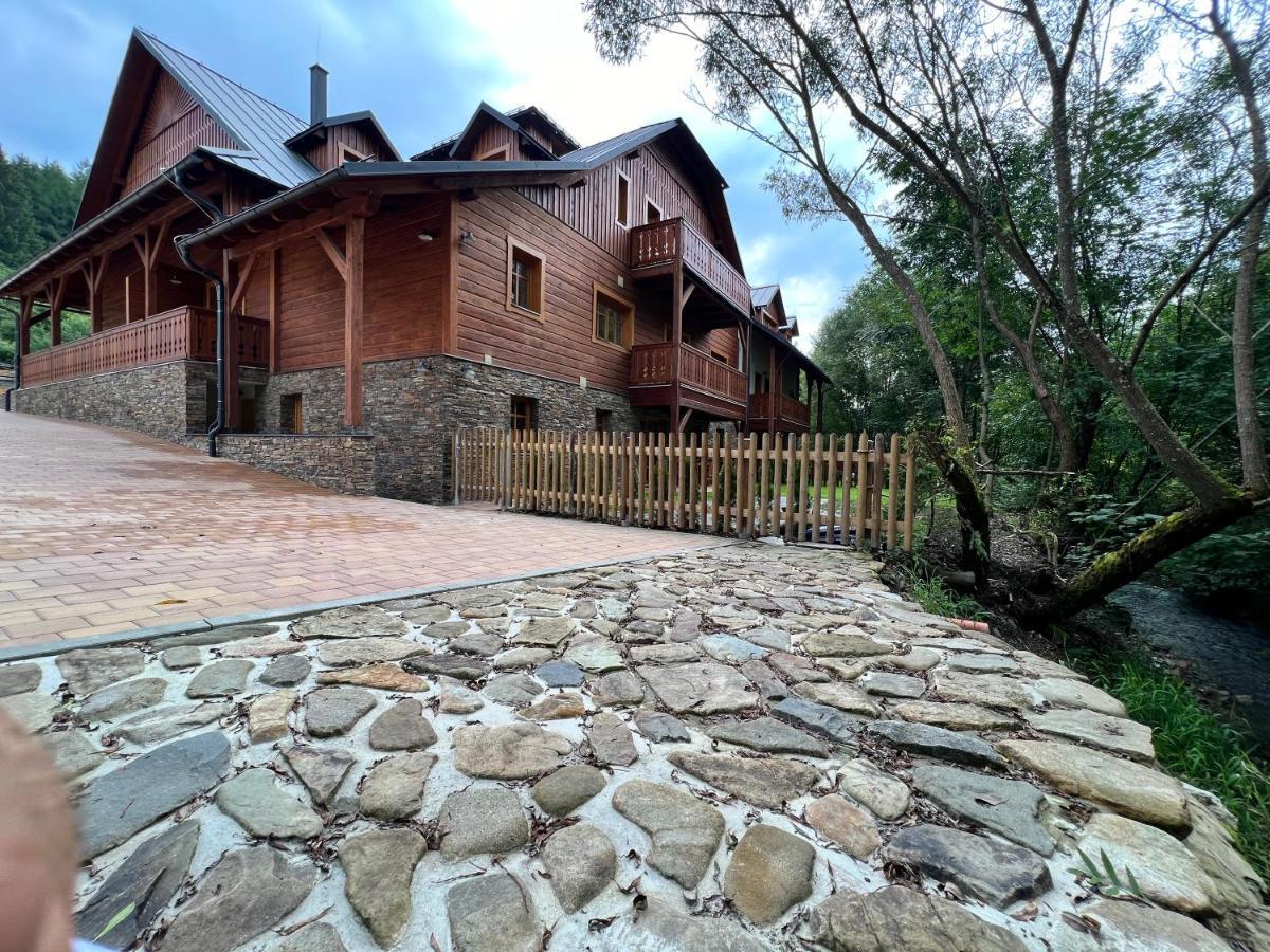 Apartmany Jezerne Velké Karlovice Dış mekan fotoğraf