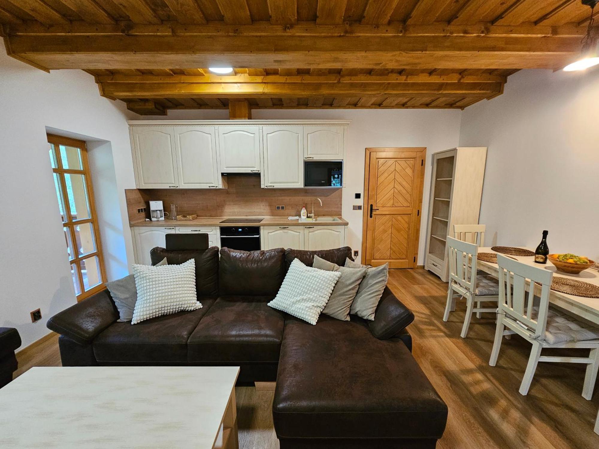 Apartmany Jezerne Velké Karlovice Oda fotoğraf
